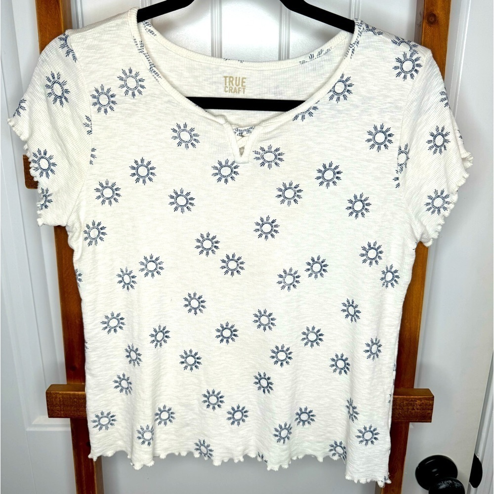 Juniors short sleeve True Craft top